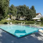 Gerini Indipendenti Con Piscina E Ampi Spazi * Ronta