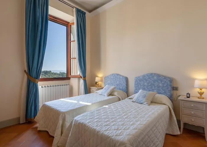 Gerini Con Piscina E Ampi Spazi Ronta